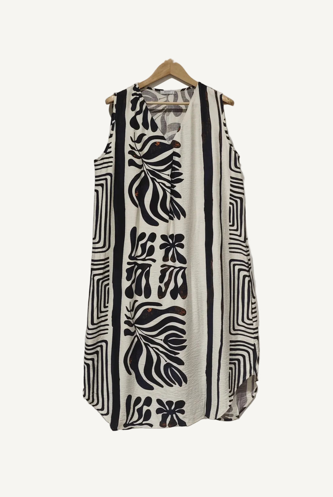 Black natural print sleeveless dress