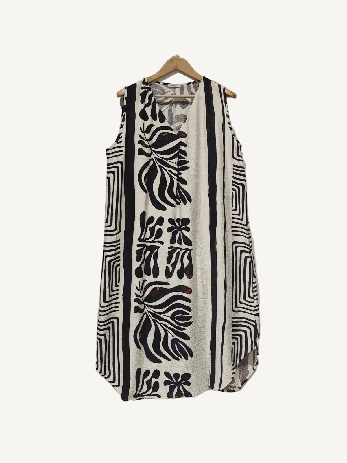 Black natural print sleeveless dress
