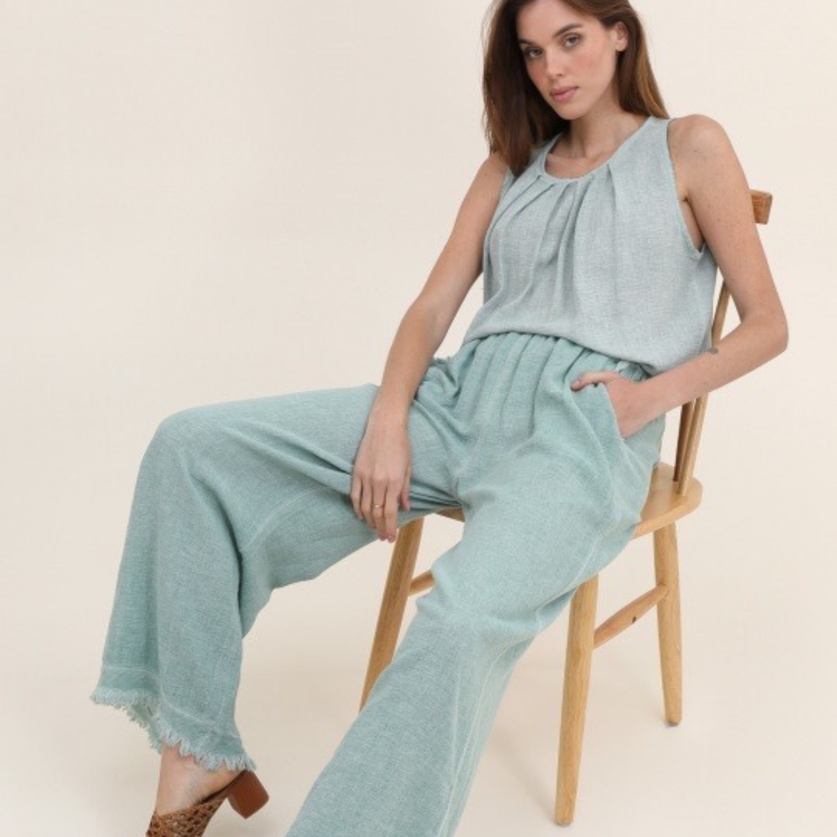 Linen top and trousers in Khaki