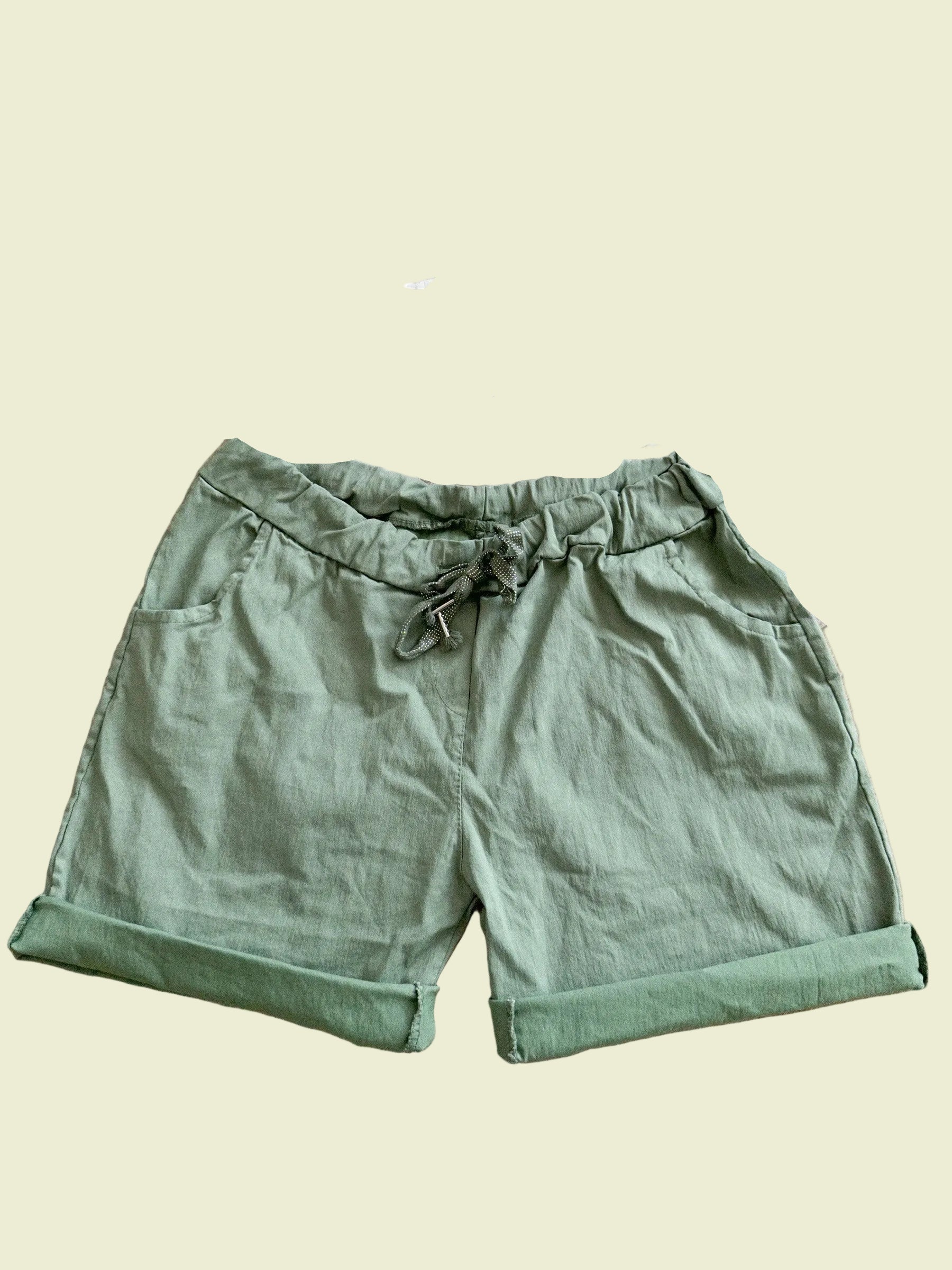 Khaki magic shorts in plus size