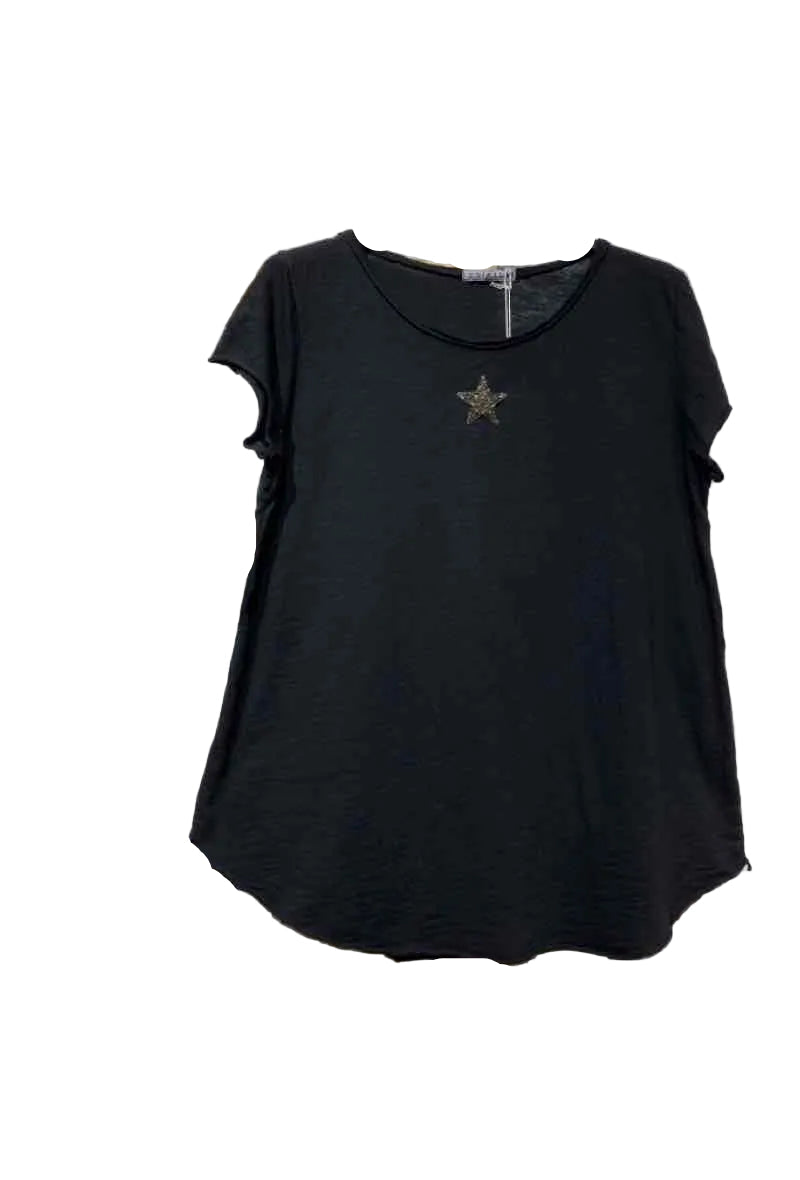 black star motif t shirt
