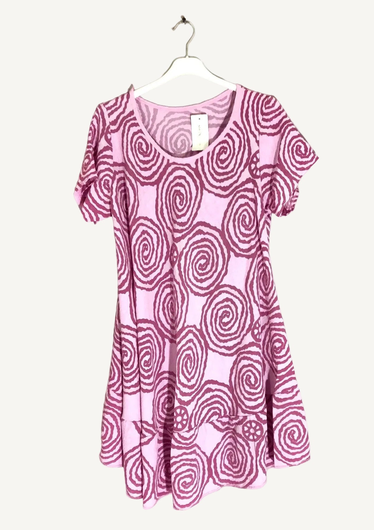 Short sleeve spiral print dress